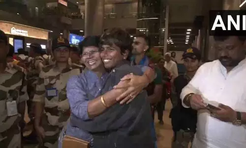 तेलंगाना में विश्व कप विजेता क्रिकेटर अरुंधति रेड्डी का भव्य स्वागत, फैंस में उत्साह