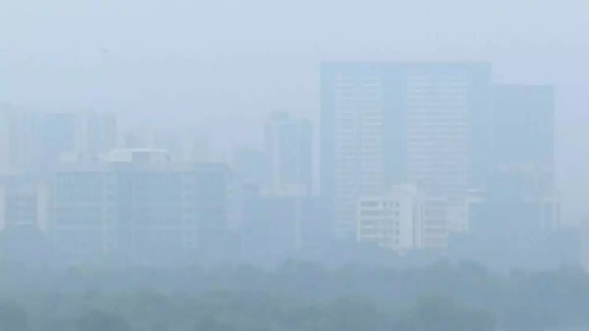 Mumbai : शहर घने स्मॉग और खराब हवा की क्वालिटी के साथ जागा Mumbai : शहर घने स्मॉग और खराब हवा की क्वालिटी के साथ जागा