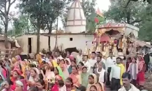 इस टीचर का विदाई समारोह है सबसे खास! इस टीचर का विदाई समारोह है सबसे खास!
