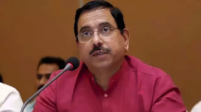 भारत 2030 तक वैश्विक अर्थव्यवस्था में सालाना 500 बिलियन डॉलर का योगदान देगा : Pralhad Joshi भारत 2030 तक वैश्विक अर्थव्यवस्था में सालाना 500 बिलियन डॉलर का योगदान देगा : Pralhad Joshi