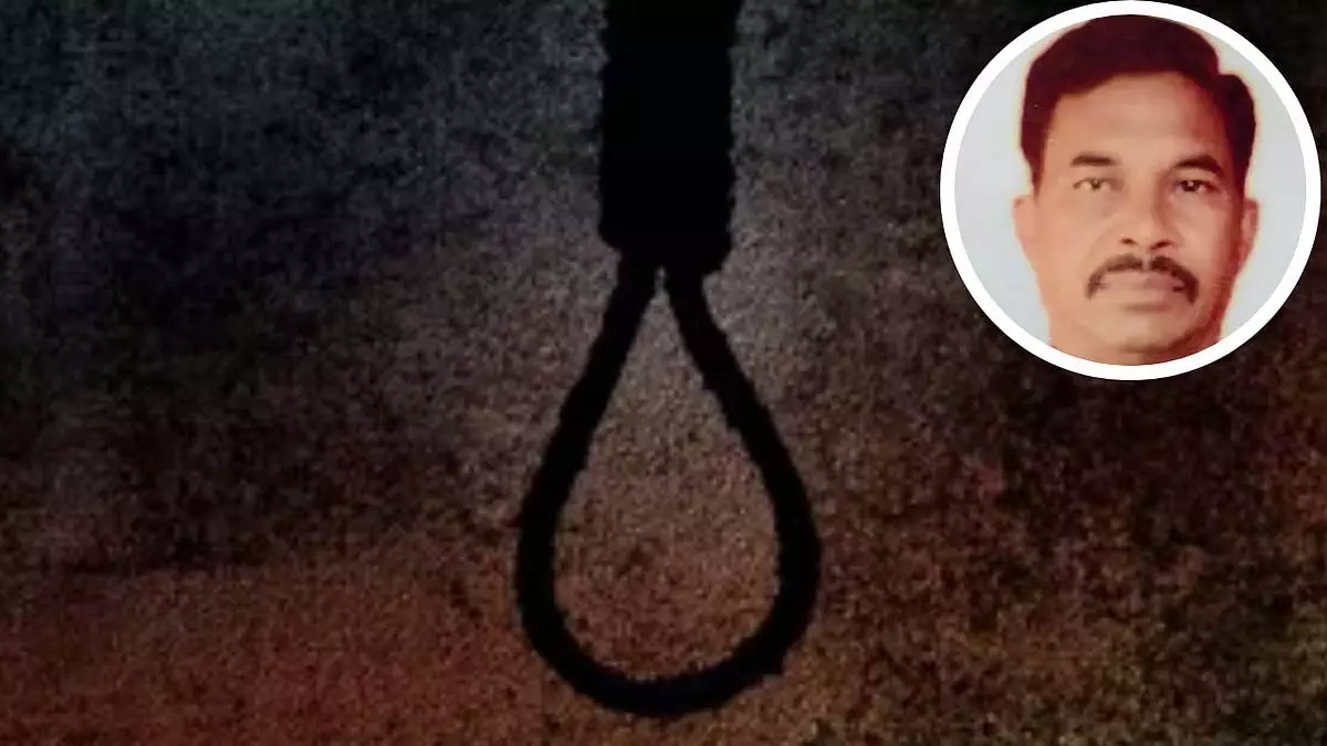 MP : रतलाम में पुलिस क्वार्टर में 50 साल के कांस्टेबल ने फांसी लगाकर आत्महत्या कर ली MP : रतलाम में पुलिस क्वार्टर में 50 साल के कांस्टेबल ने फांसी लगाकर आत्महत्या कर ली