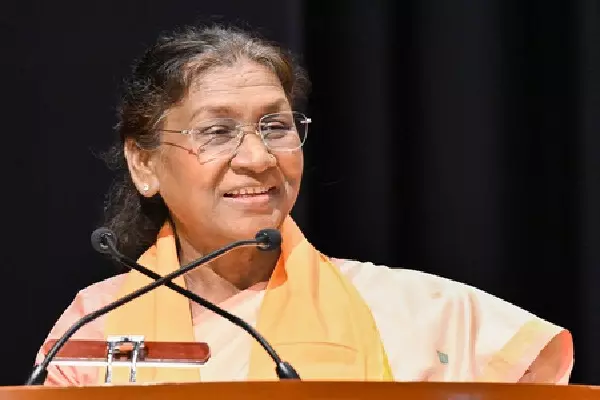 राष्ट्रपति मुर्मू ने कहा, वंदे मातरम एकता का शाश्वत प्रतीक राष्ट्रपति मुर्मू ने कहा, वंदे मातरम एकता का शाश्वत प्रतीक