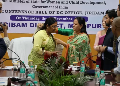 Manipur: केंद्रीय मंत्री ने जिरीबाम की स्वास्थ्य और शिक्षा योजनाओं को सराहा Manipur: केंद्रीय मंत्री ने जिरीबाम की स्वास्थ्य और शिक्षा योजनाओं को सराहा