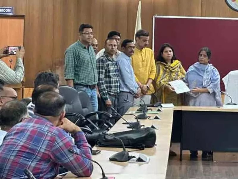 Sonipat महिला विश्वविद्यालय के गेट पर प्रदर्शन करने का फैसला किया Sonipat महिला विश्वविद्यालय के गेट पर प्रदर्शन करने का फैसला किया
