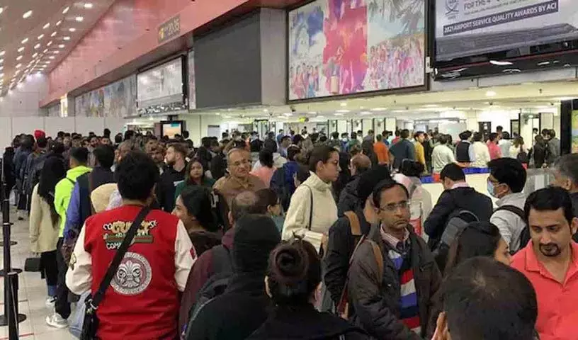 Software में गड़बड़ी के कारण दिल्ली में 300 उड़ानें विलंबित Software में गड़बड़ी के कारण दिल्ली में 300 उड़ानें विलंबित