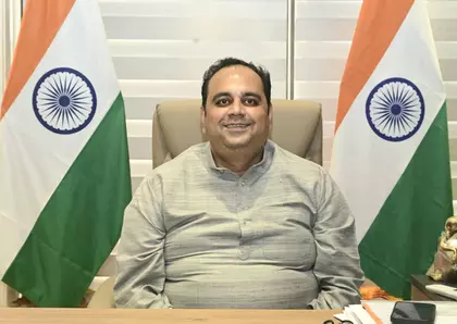 Delhi के स्वास्थ्य मंत्री ने अस्पतालों में दवाओं की कमी से इनकार किया Delhi के स्वास्थ्य मंत्री ने अस्पतालों में दवाओं की कमी से इनकार किया