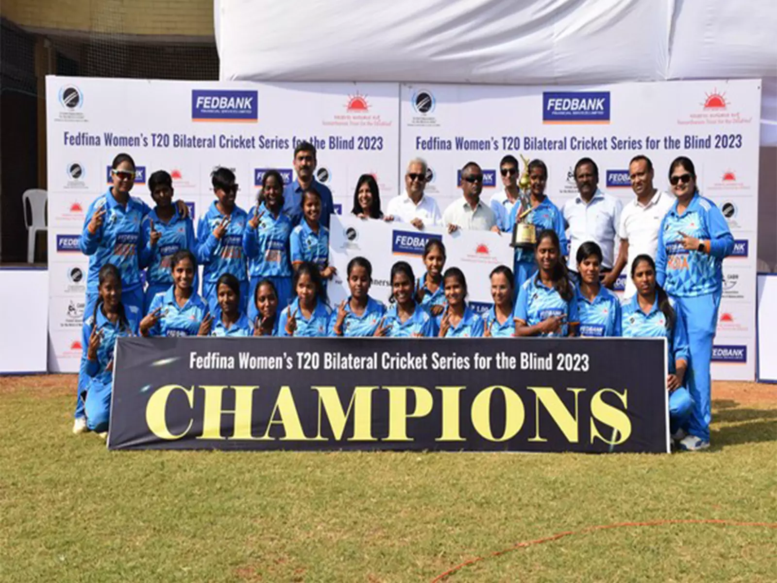 जेमिमा रोड्रिग्स ने ऐतिहासिक महिला ब्लाइंड T20 विश्व कप 2025 से पहले टीम इंडिया का किया उत्साहवर्धन जेमिमा रोड्रिग्स ने ऐतिहासिक महिला ब्लाइंड T20 विश्व कप 2025 से पहले टीम इंडिया का किया उत्साहवर्धन