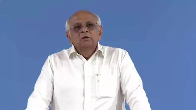 किसानों के लिए 10,000 करोड़ रुपये का राहत पैकेज और 15,000 करोड़ रुपये की फसल खरीद की घोषणा की किसानों के लिए 10,000 करोड़ रुपये का राहत पैकेज और 15,000 करोड़ रुपये की फसल खरीद की घोषणा की