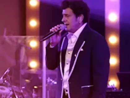 Sonu Nigam 9 नवंबर से 7 शहरों के संगीत दौरे के लिए तैयार Sonu Nigam 9 नवंबर से 7 शहरों के संगीत दौरे के लिए तैयार