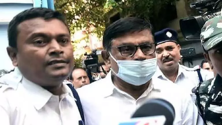राजभवन ने अनुमति देने से किया इनकार, माणिक का आरोपपत्र स्वीकार राजभवन ने अनुमति देने से किया इनकार, माणिक का आरोपपत्र स्वीकार