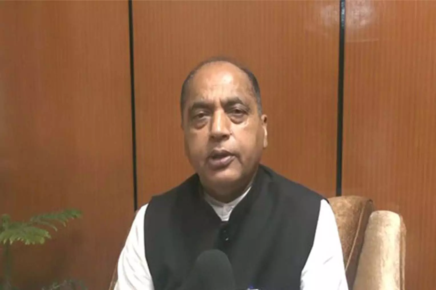 जयराम ठाकुर ने बिहार में मतदान को NDA के पक्ष में बताया, सुखू की आलोचना की जयराम ठाकुर ने बिहार में मतदान को NDA के पक्ष में बताया, सुखू की आलोचना की