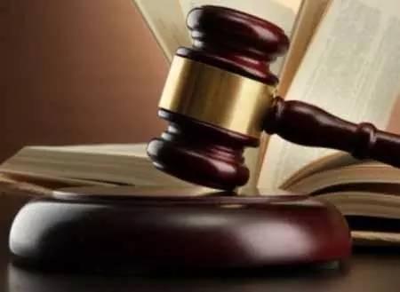 दल-बदल के आरोप में घिरीं विधायक को हाईकोर्ट का नोटिस दल-बदल के आरोप में घिरीं विधायक को हाईकोर्ट का नोटिस