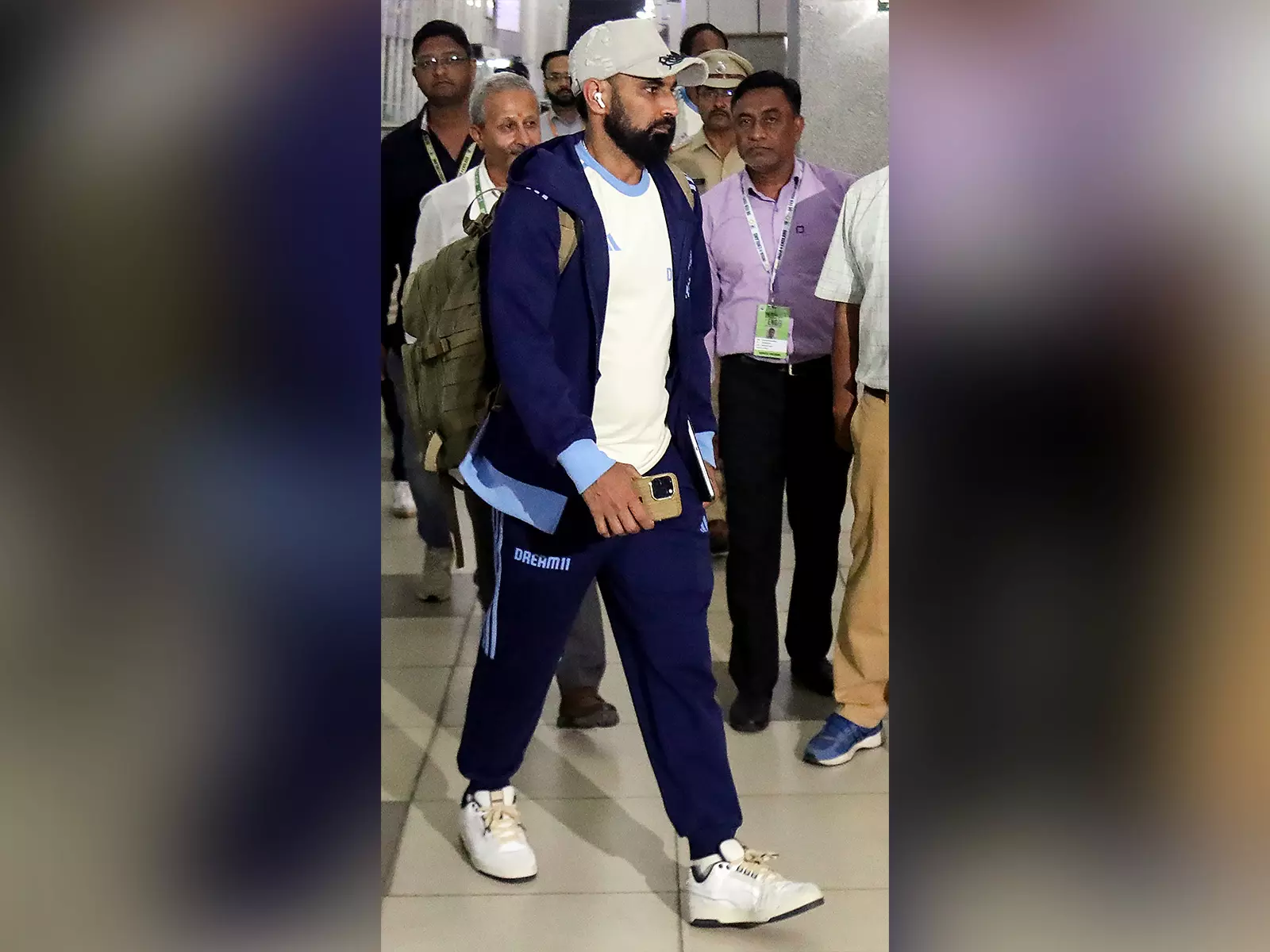 SC ने हसीन जहां की गुजारा भत्ता याचिका पर मोहम्मद शमी और पश्चिम बंगाल सरकार से मांगा जवाब SC ने हसीन जहां की गुजारा भत्ता याचिका पर मोहम्मद शमी और पश्चिम बंगाल सरकार से मांगा जवाब