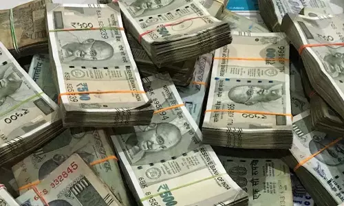 दान करने में मुकेश अंबानी पीछे, साल 2025 के बड़े दानवीर को जानिए