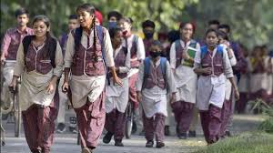 Ludhiana: तापमान में गिरावट, प्री-प्राइमरी के विद्यार्थियों को अभी भी यूनिफॉर्म का इंतजार