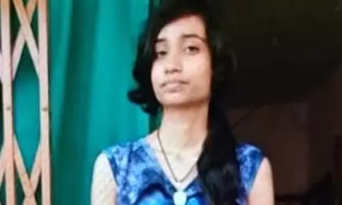 ई रिक्शा दुर्घटनाग्रस्त, युवती की मौत ई रिक्शा दुर्घटनाग्रस्त, युवती की मौत