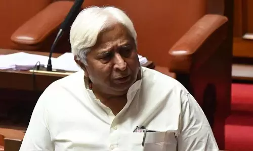 AIADMK ने के ए सेंगोत्तैयान के 14 समर्थकों को पार्टी से निकाल दिया