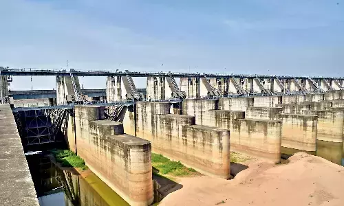 Telangana : एलएंडटी को लिखे पत्र से सिंचाई विभाग के लिए मुश्किलें खड़ी हो गईं Telangana : एलएंडटी को लिखे पत्र से सिंचाई विभाग के लिए मुश्किलें खड़ी हो गईं