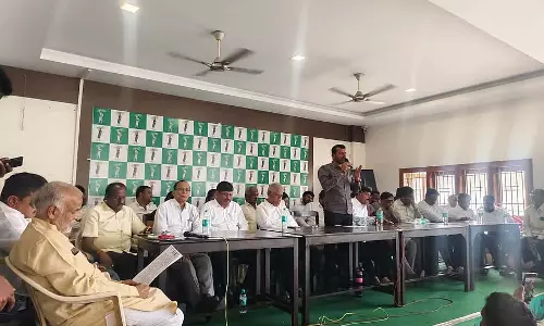 सरकार शिक्षकों की समस्याओं को हल करने में विफल रही है: Ramesh Gowda सरकार शिक्षकों की समस्याओं को हल करने में विफल रही है: Ramesh Gowda
