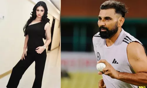 हसीन जहां की याचिका पर सुप्रीम कोर्ट ने क्रिकेटर मोहम्मद शमी को जारी किया नोटिस, चार हफ्तों में मांगा जवाब हसीन जहां की याचिका पर सुप्रीम कोर्ट ने क्रिकेटर मोहम्मद शमी को जारी किया नोटिस, चार हफ्तों में मांगा जवाब