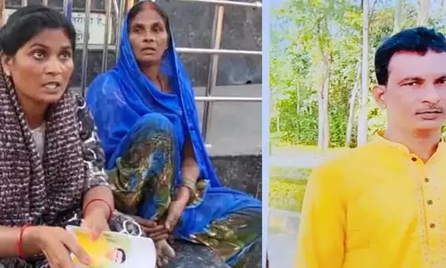 लापता ड्राइवर को ढूंढने एसपी ऑफिस के पास धरना, परिजन डटे लापता ड्राइवर को ढूंढने एसपी ऑफिस के पास धरना, परिजन डटे