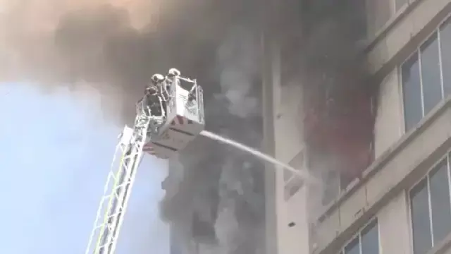 Maharashtra: ठाणे की रंगाई इकाई में भीषण आग लगी, किसी के हताहत होने की खबर नहीं