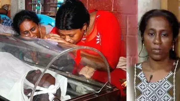 हृदय गति रुकने से पीड़ित व्यक्ति को फर्श पर लिटाया गया; कोई दवा नहीं दी गई हृदय गति रुकने से पीड़ित व्यक्ति को फर्श पर लिटाया गया; कोई दवा नहीं दी गई