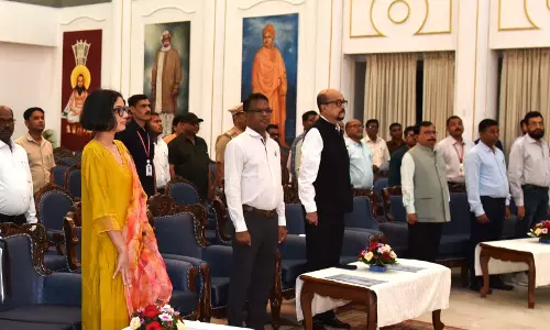 रायपुर राजभवन में वंदे मातरम् के 150 वर्ष पर सामूहिक गायन