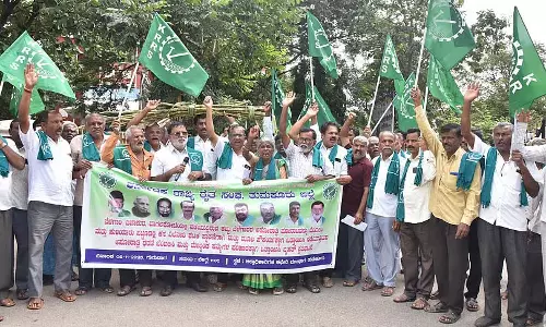 गन्ने के दाम बढ़ाने की मांग को लेकर विरोध प्रदर्शन: किसानों के संघर्ष को समर्थन