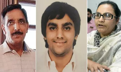डीजीपी मुस्तफा और उनके परिवार के खिलाफ FIR दर्ज डीजीपी मुस्तफा और उनके परिवार के खिलाफ FIR दर्ज