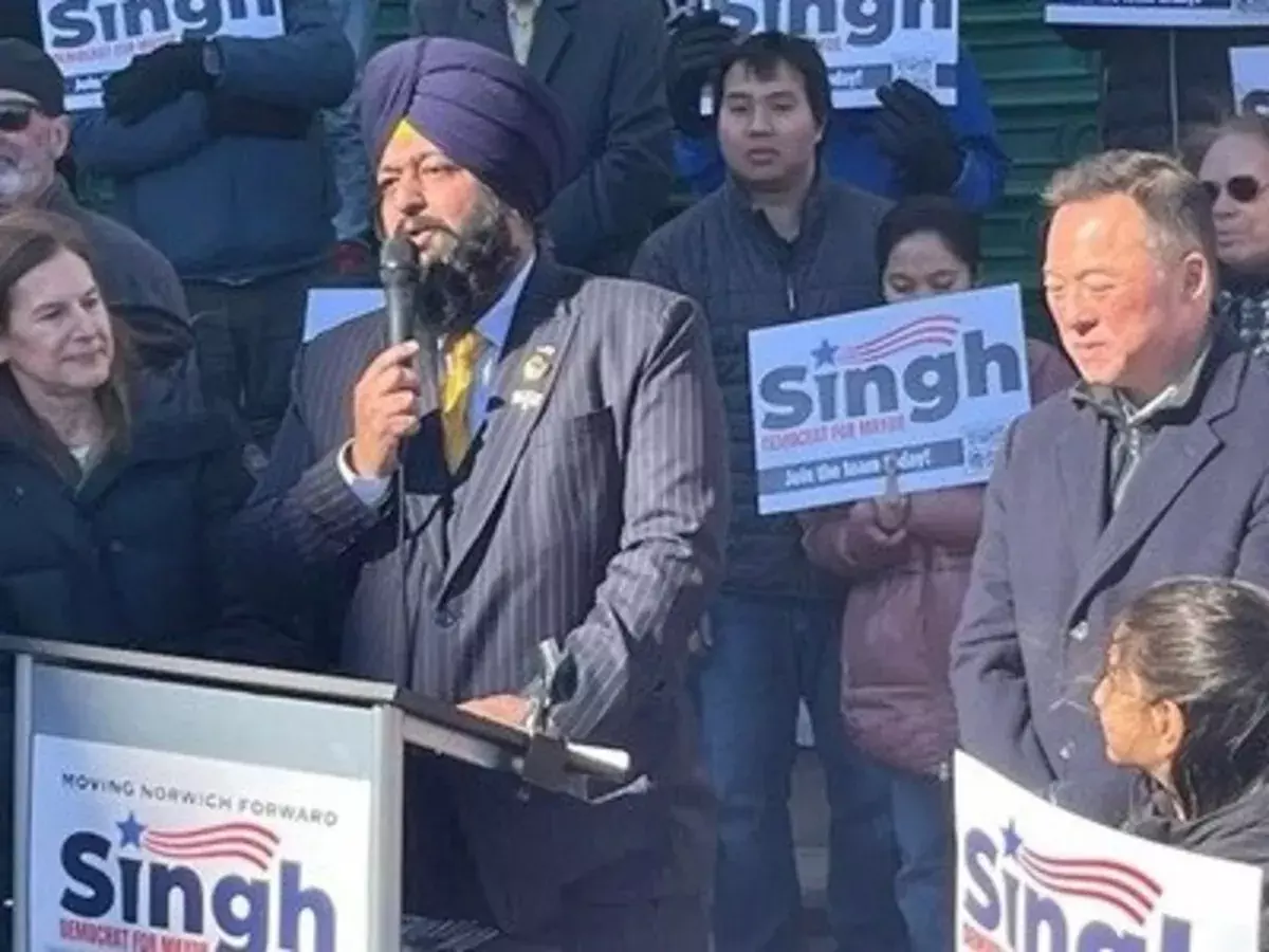 Washington: भारतीय मूल के नेता स्वर्णजीत सिंह खालसा बने नॉर्विच के मेयर