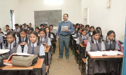 युक्तियुक्तकरण नीति से विद्यार्थियों तक पहुँच रही शिक्षकों की विशेषज्ञता का लाभ युक्तियुक्तकरण नीति से विद्यार्थियों तक पहुँच रही शिक्षकों की विशेषज्ञता का लाभ