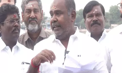 AIADMK नेता ने EPS पर टिप्पणी को लेकर AMMK महासचिव TTV दिनाकरन की आलोचना की