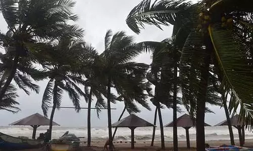 Tamil Nadu : बंगाल की खाड़ी में लगातार दो कम दबाव वाले क्षेत्र बन रहे है Tamil Nadu : बंगाल की खाड़ी में लगातार दो कम दबाव वाले क्षेत्र बन रहे है