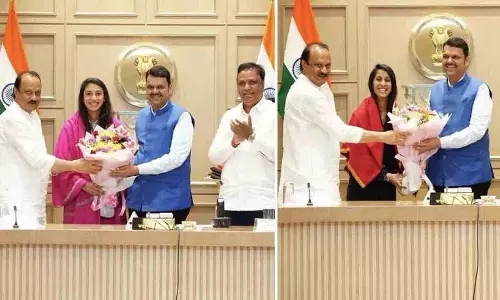 Maharashtra के मुख्यमंत्री ने विश्व कप विजेता टीम को 2.5 करोड़ रुपये देकर बधाई दी!