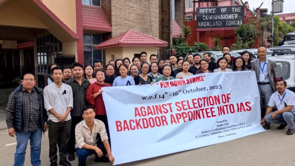 Nagaland : जेसीसी ने कलम बंद और औजार बंद हड़ताल वापस ली Nagaland : जेसीसी ने कलम बंद और औजार बंद हड़ताल वापस ली