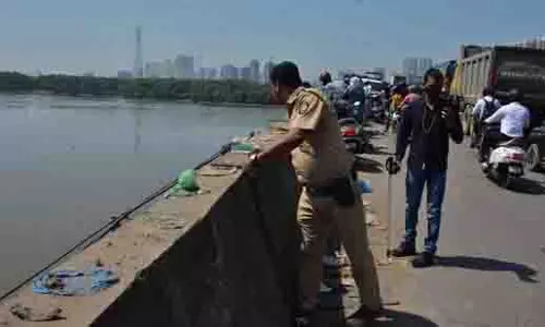 Thane खाड़ी में दो दिन में दूसरा अज्ञात शव मिला Thane खाड़ी में दो दिन में दूसरा अज्ञात शव मिला