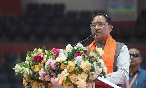 मुख्यमंत्री विष्णुदेव साय ने किया सामूहिक गायन का नेतृत्व