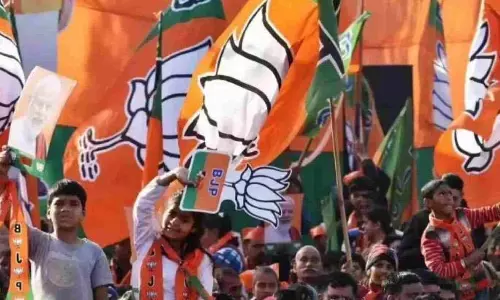 Kalmeshwar में भाजपा का आत्मनिर्भरता का नारा, महाविकास अघाड़ी में सीट बंटवारे को लेकर दुविधा Kalmeshwar में भाजपा का आत्मनिर्भरता का नारा, महाविकास अघाड़ी में सीट बंटवारे को लेकर दुविधा