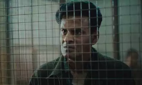 द फैमिली मैन 3 का ट्रेलर रिलीज, इस बार श्रीकांत तिवारी के हालात पहले से ज्यादा दिखे खतरनाक द फैमिली मैन 3 का ट्रेलर रिलीज, इस बार श्रीकांत तिवारी के हालात पहले से ज्यादा दिखे खतरनाक