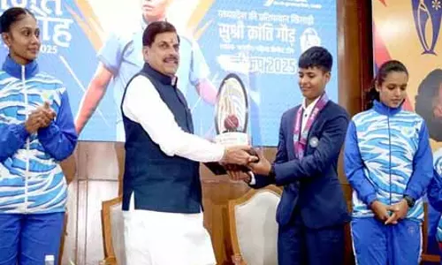 भोपाल में भारतीय महिला क्रिकेट टीम की खिलाड़ी क्रांति गौड़ का स्वागत