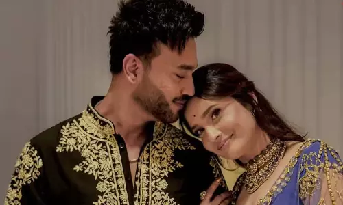 Vicky Jain ने हक से किया डेब्यू, अंकिता लोखंडे ने दी दिल से बधाई