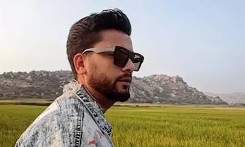 एल्विश यादव ने IndiGo की फ्लाइट लेट होने पर जताई नाराज़गी एल्विश यादव ने IndiGo की फ्लाइट लेट होने पर जताई नाराज़गी