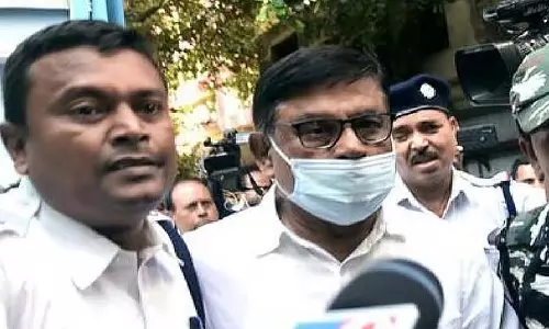 राजभवन ने अनुमति देने से किया इनकार, माणिक का आरोपपत्र स्वीकार राजभवन ने अनुमति देने से किया इनकार, माणिक का आरोपपत्र स्वीकार