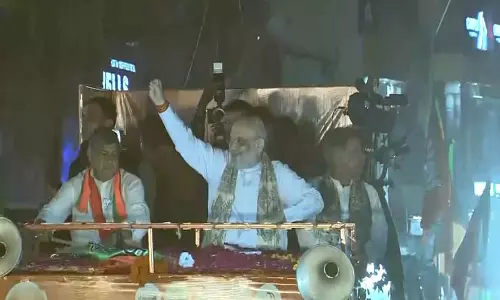 बिहार में दूसरे चरण के मतदान से पहले अमित शाह ने Purnia में किया रोड शो बिहार में दूसरे चरण के मतदान से पहले अमित शाह ने Purnia में किया रोड शो