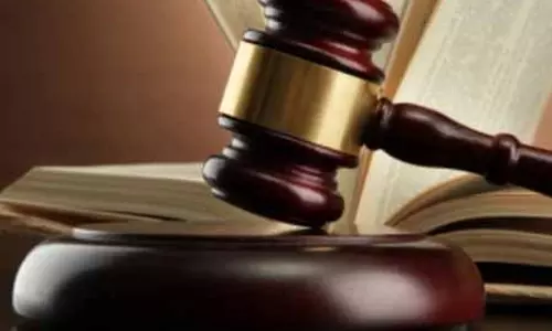 दल-बदल के आरोप में घिरीं विधायक को हाईकोर्ट का नोटिस दल-बदल के आरोप में घिरीं विधायक को हाईकोर्ट का नोटिस