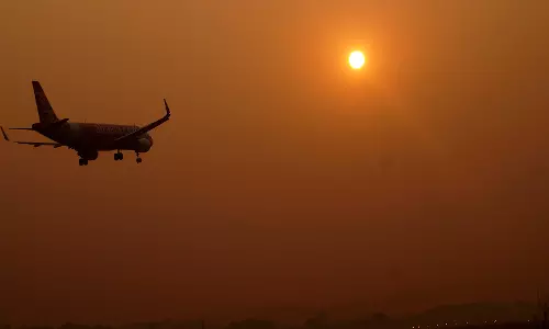 एयर ट्रैफिक कंट्रोल में गड़बड़ी के कारण Mumbai Airport पर उड़ान संचालन प्रभावित एयर ट्रैफिक कंट्रोल में गड़बड़ी के कारण Mumbai Airport पर उड़ान संचालन प्रभावित