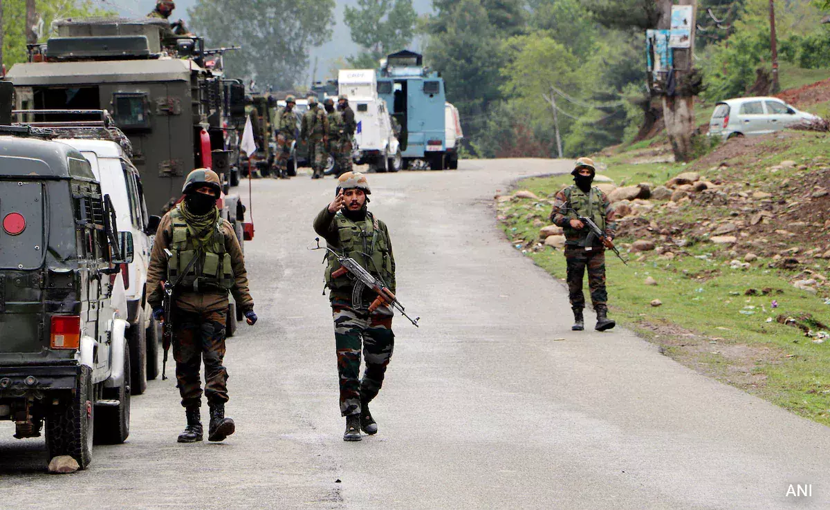 Kupwara: सीमा पर घुसपैठ की कोशिश हुई नाकाम, दो आतंकियों को सुरक्षाबलों ने मारा Kupwara: सीमा पर घुसपैठ की कोशिश हुई नाकाम, दो आतंकियों को सुरक्षाबलों ने मारा