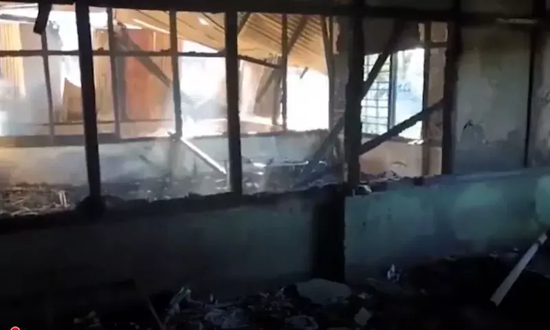 Arunachal: तेजू में लड़कों के छात्रावास में आग लगी, किसी के हताहत होने की खबर नहीं Arunachal: तेजू में लड़कों के छात्रावास में आग लगी, किसी के हताहत होने की खबर नहीं