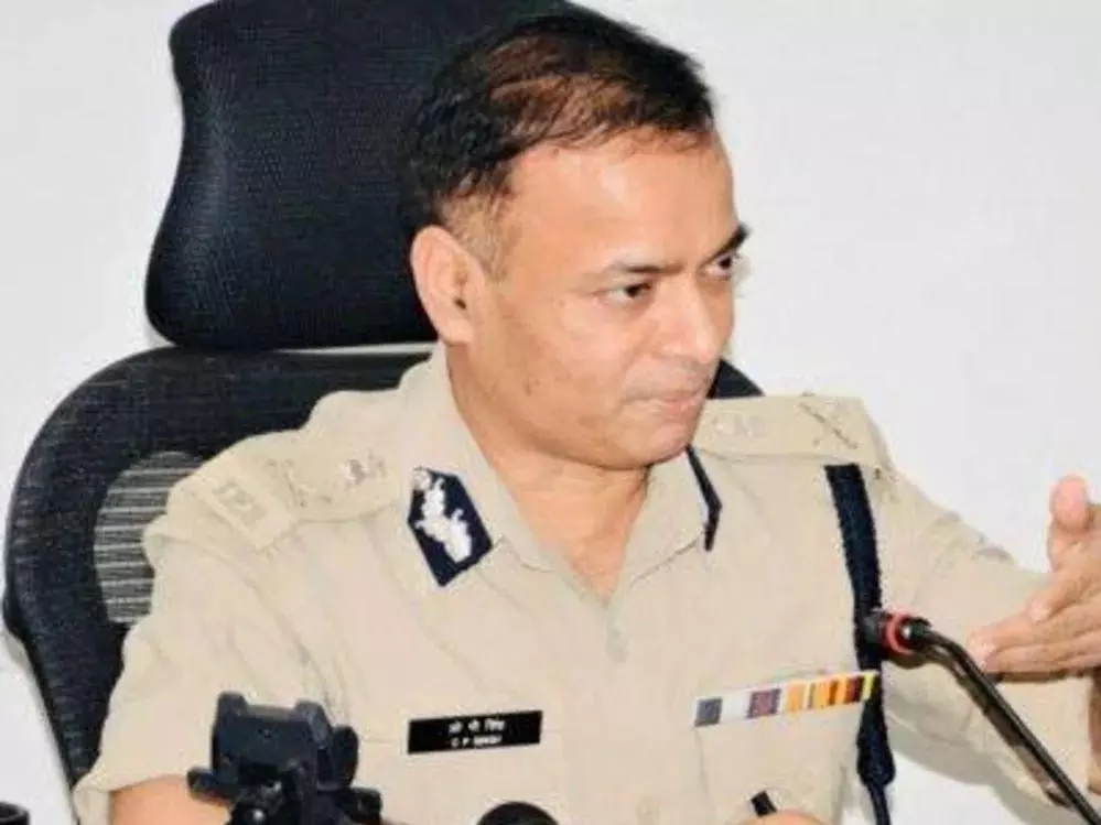 Hisar: गैंगस्टर की धाक उतरी, दलजीत सिहाग बना जेल में सफाईकर्मी Hisar: गैंगस्टर की धाक उतरी, दलजीत सिहाग बना जेल में सफाईकर्मी